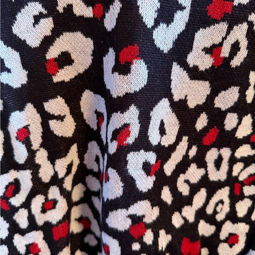 NWT by & by Black and Red Leopard Print Sweater Sz XL - Picture 3 of 5